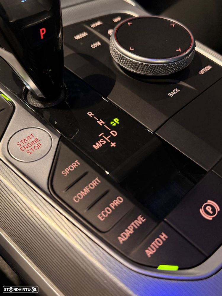 BMW 320 d Touring Pack Desportivo M Auto - 28