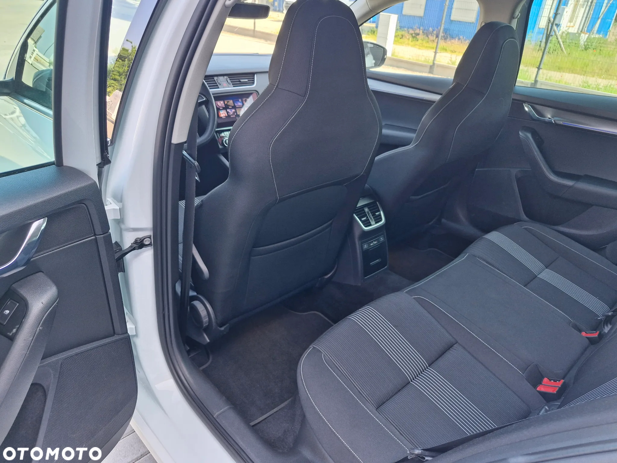 Skoda Octavia 2.0 TDI Ambition DSG - 7
