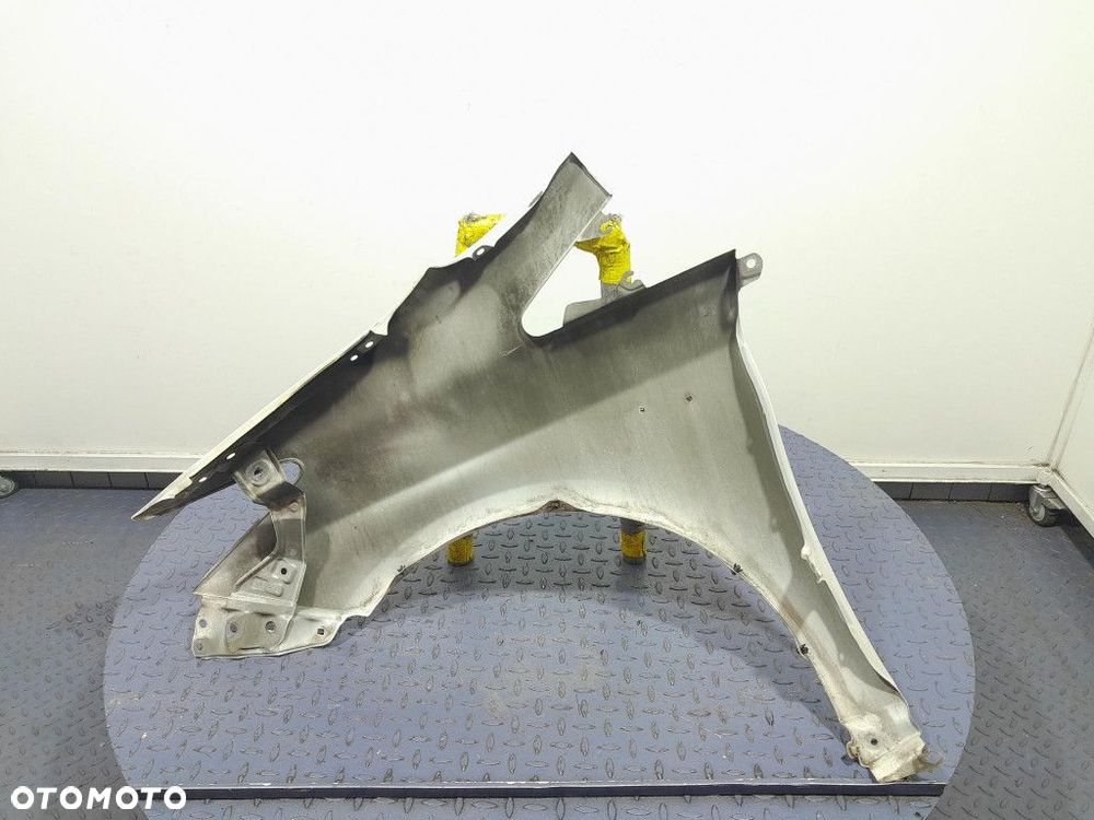TOYOTA PRIUS III LIFT 11- BŁOTNIK PRZÓD PRZEDNI PRAWY 040 - 9