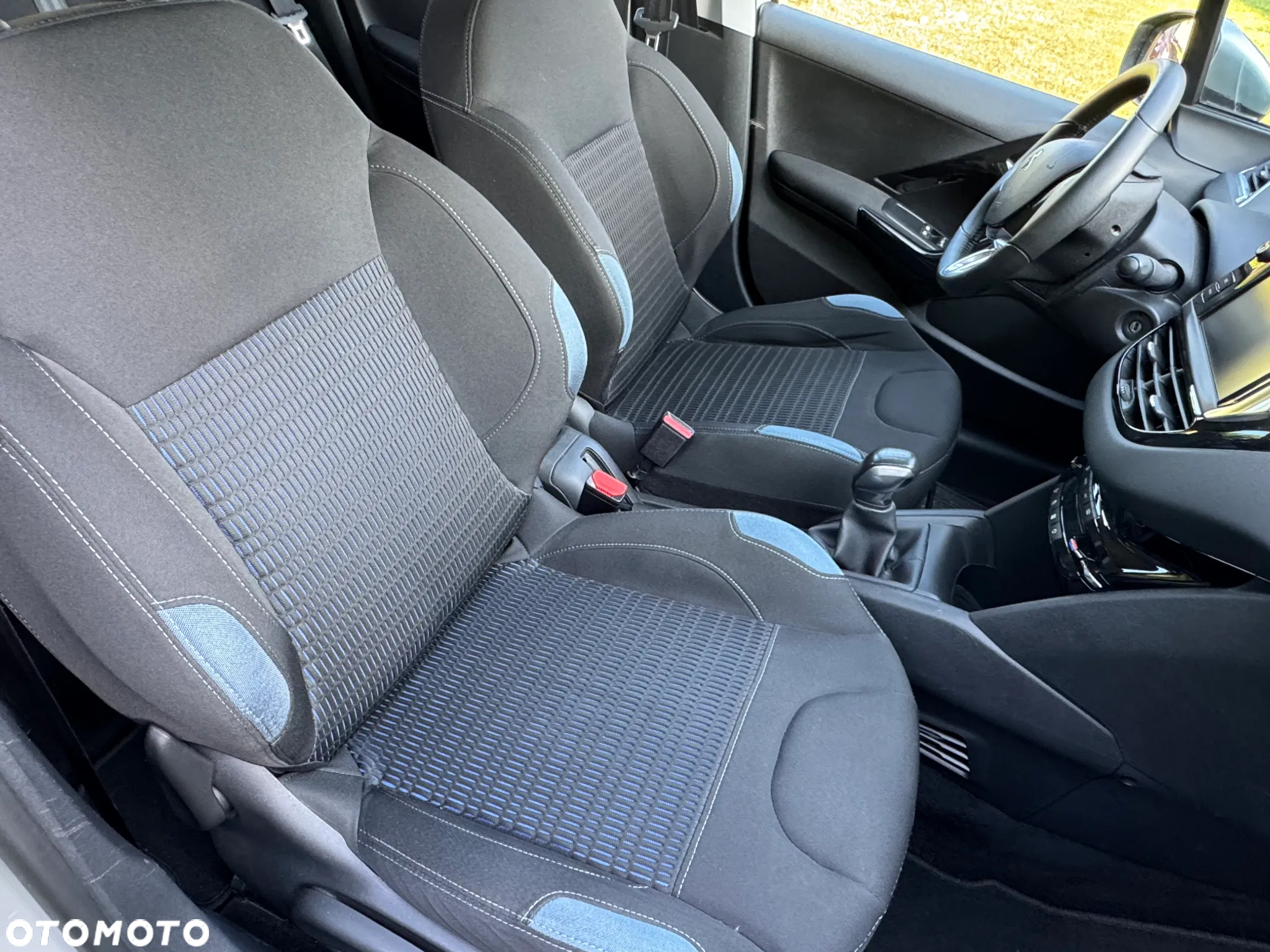 Peugeot 208 120 VTI Allure - 27
