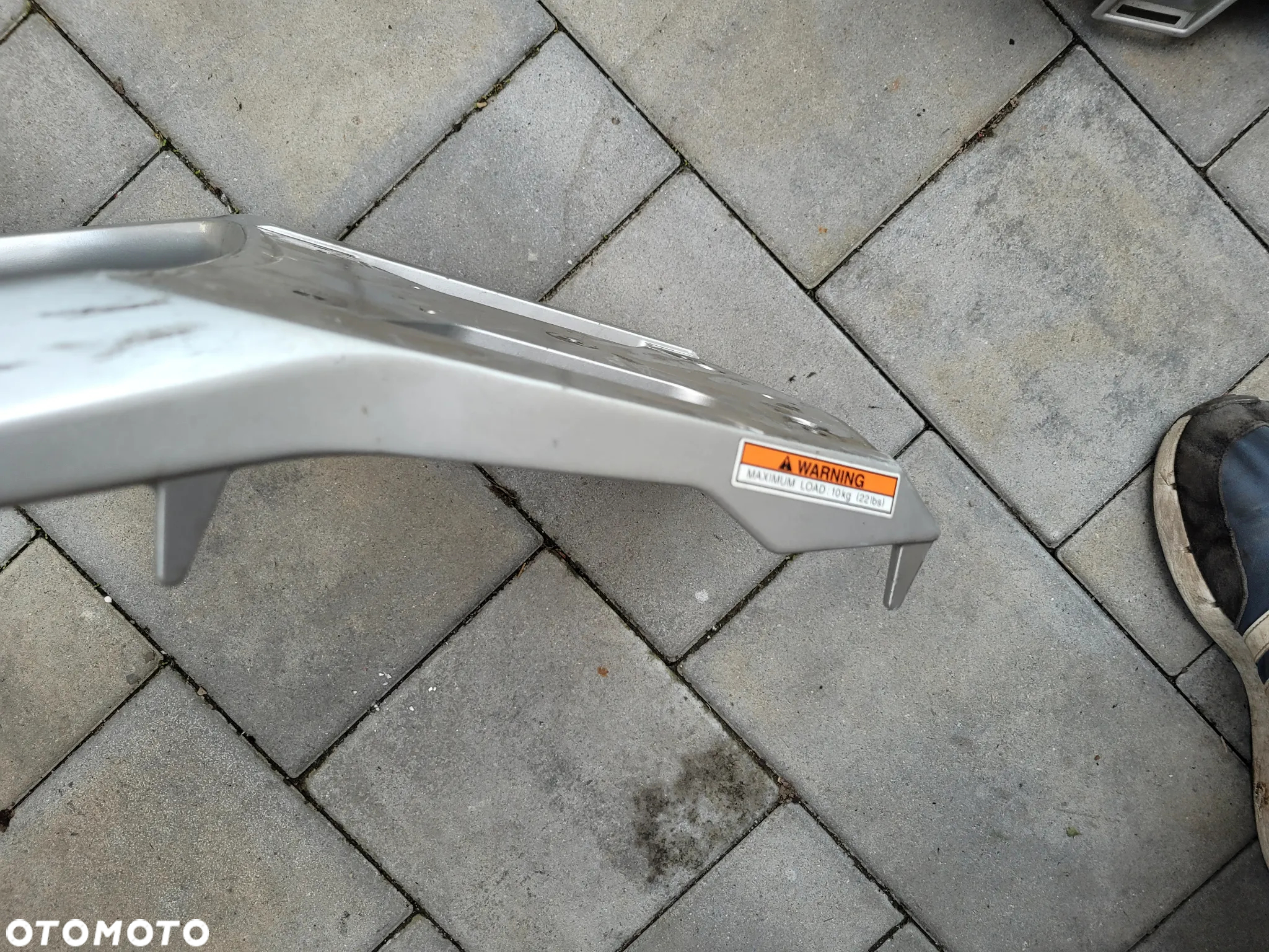 Bagażnik, płyta pod kufer centralny, uchwyt, rączka pasażera Suzuki DL 1000 V-Strom - 9