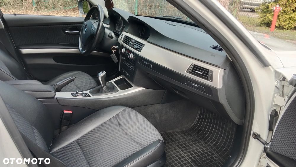 BMW Seria 3 318d DPF Edition Exclusive - 5