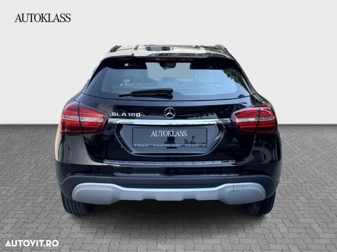 Mercedes-Benz GLA - 6