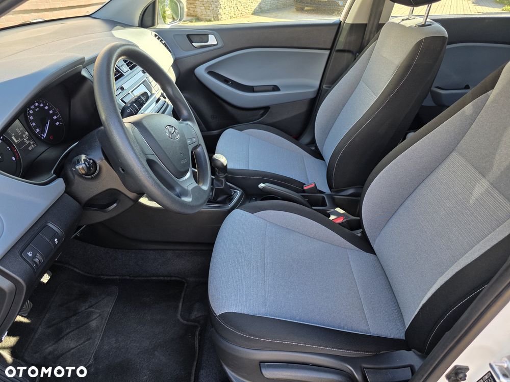 Hyundai i20 1.2 YES Gold - 8