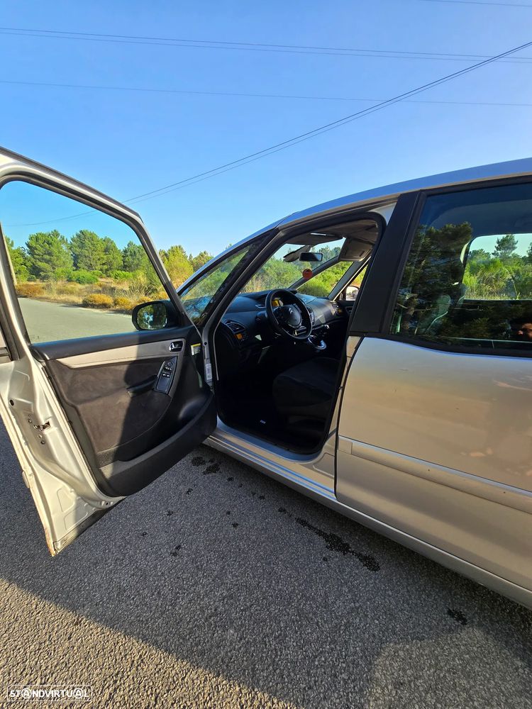 Citroën C4 Picasso 1.6 HDi FAP Exclusive - 4
