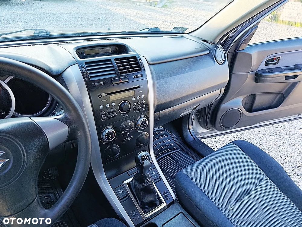 Suzuki Grand Vitara 1.6 Comfort - 16
