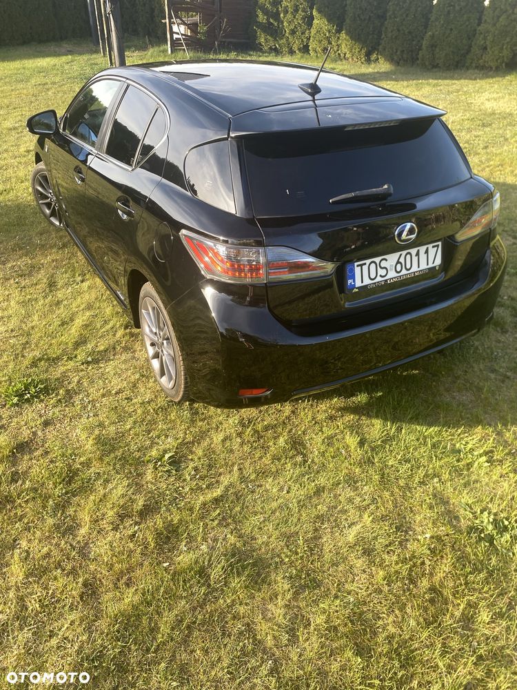 Lexus CT - 4