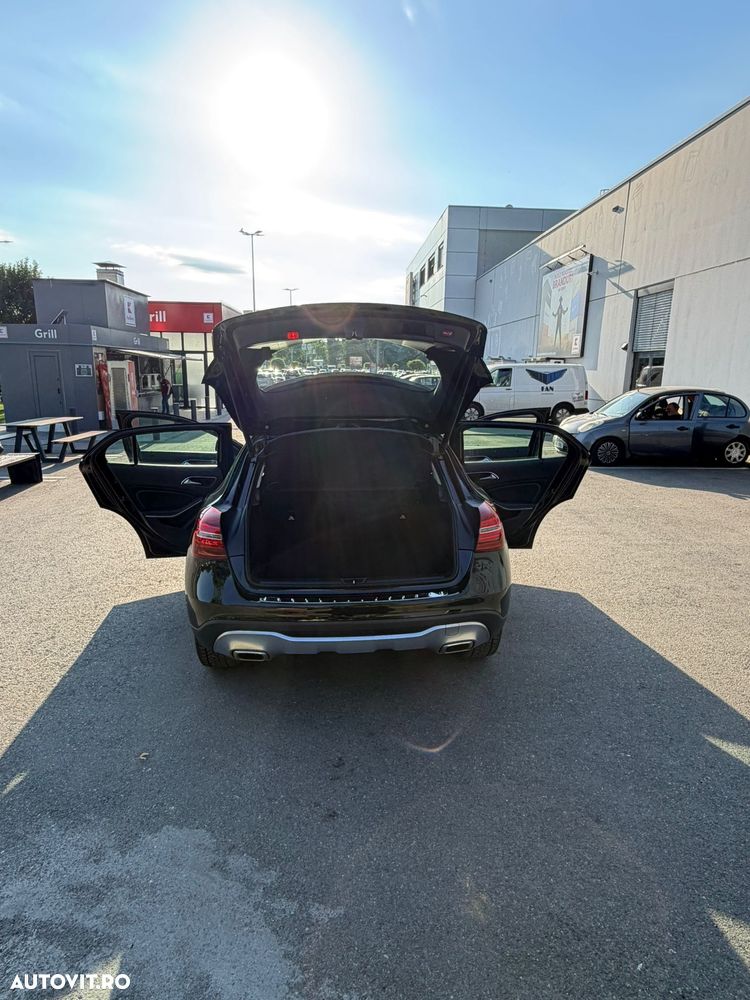 Mercedes-Benz GLA - 8