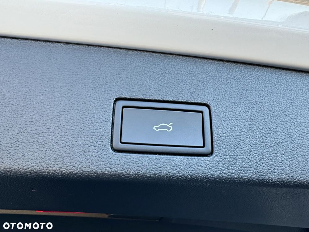 Volkswagen Golf Variant - 13