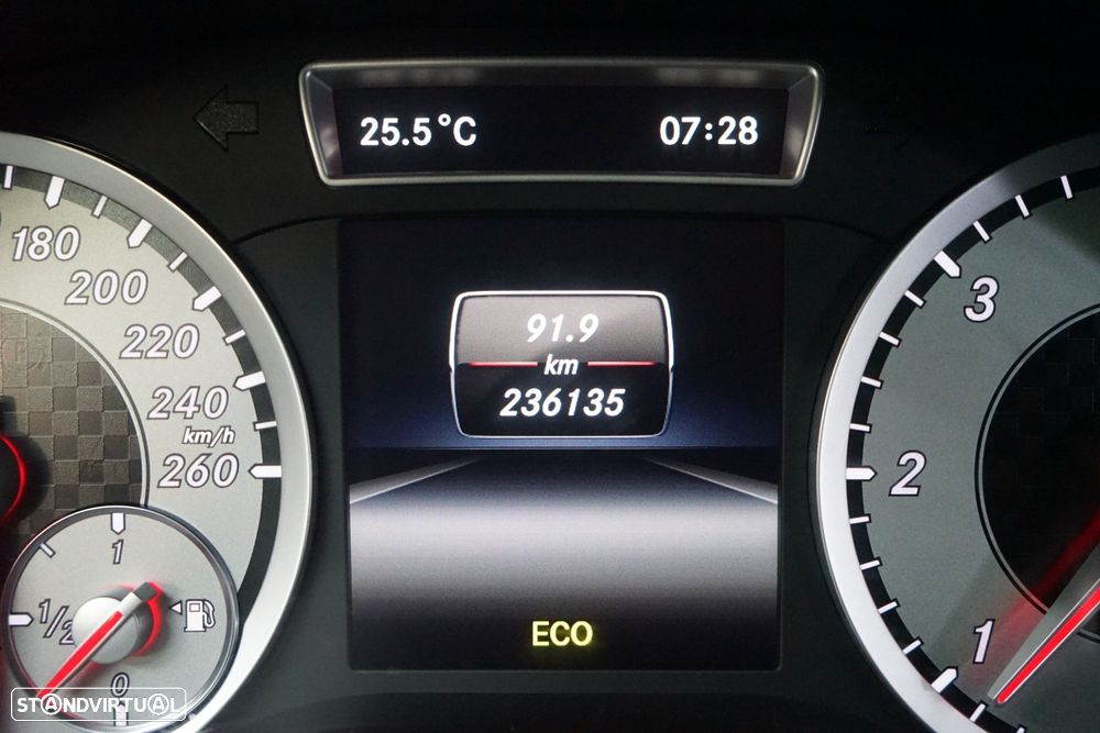 Mercedes-Benz A 180 d AMG Line - 22