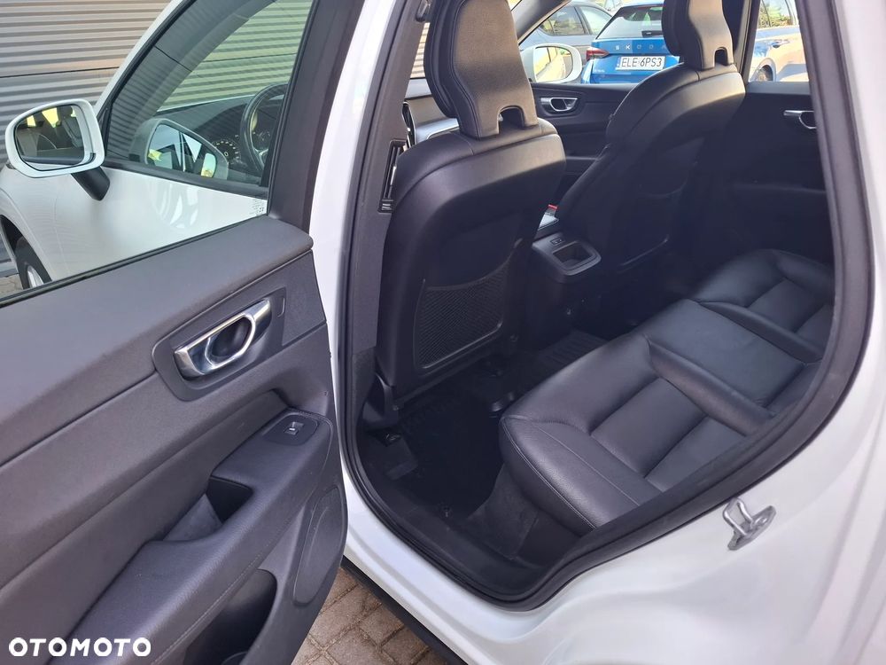 Volvo XC 60 D4 SCR AWD Momentum - 18