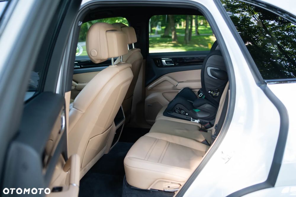 Porsche Cayenne Standard - 9