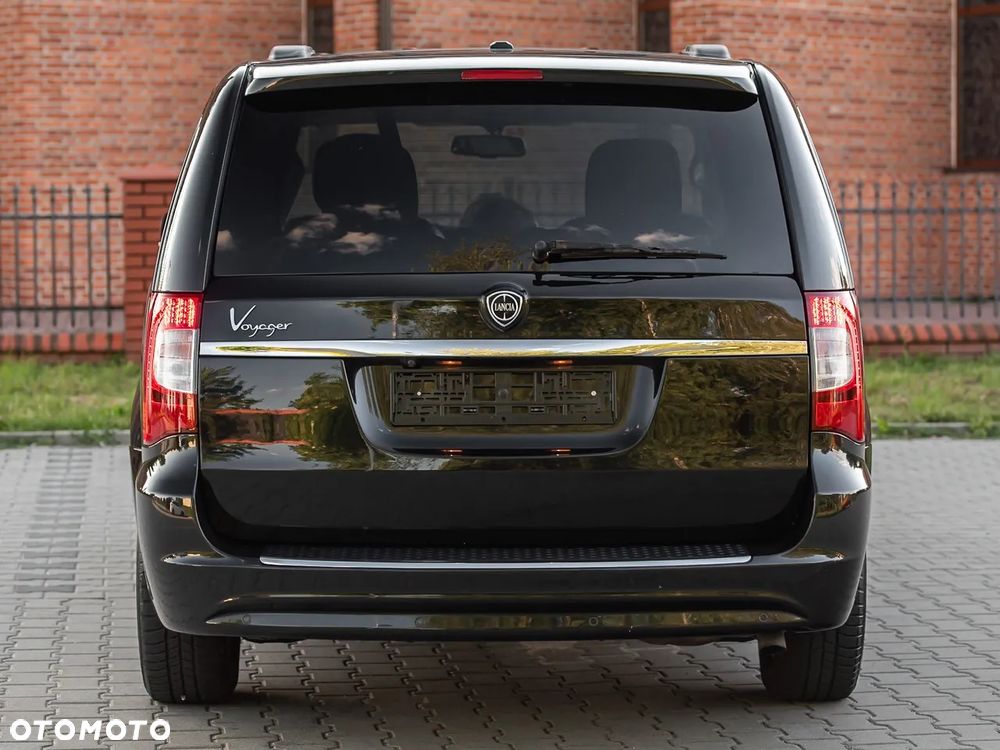 Lancia Voyager - 11