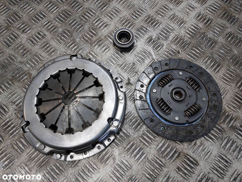 SPRZĘGŁO TARCZA + DOCISK + ŁOŻYSKO OPOROWE FIAT PANDA II 1.1 8V - 1