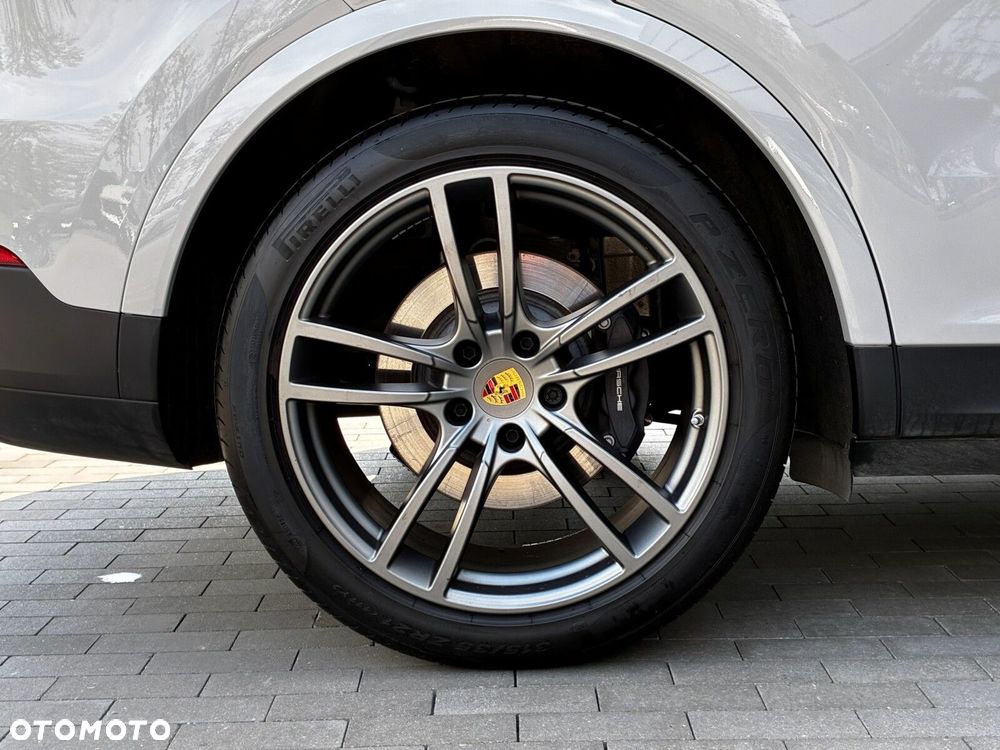 Porsche Cayenne - 12
