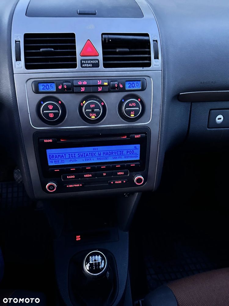 Volkswagen Touran 1.4 TSI Cross - 11