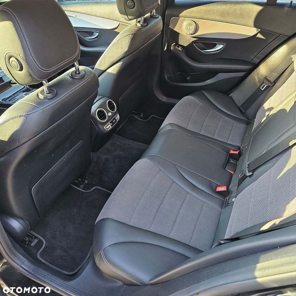 Mercedes-Benz Klasa C 220 d 4Matic 9G-TRONIC AMG Line - 16