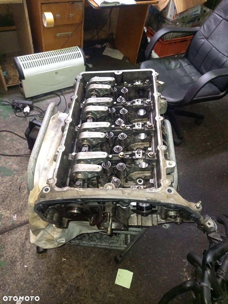 Glowica silnika ford Transit 2.4 tddi tdci D2FA - 4