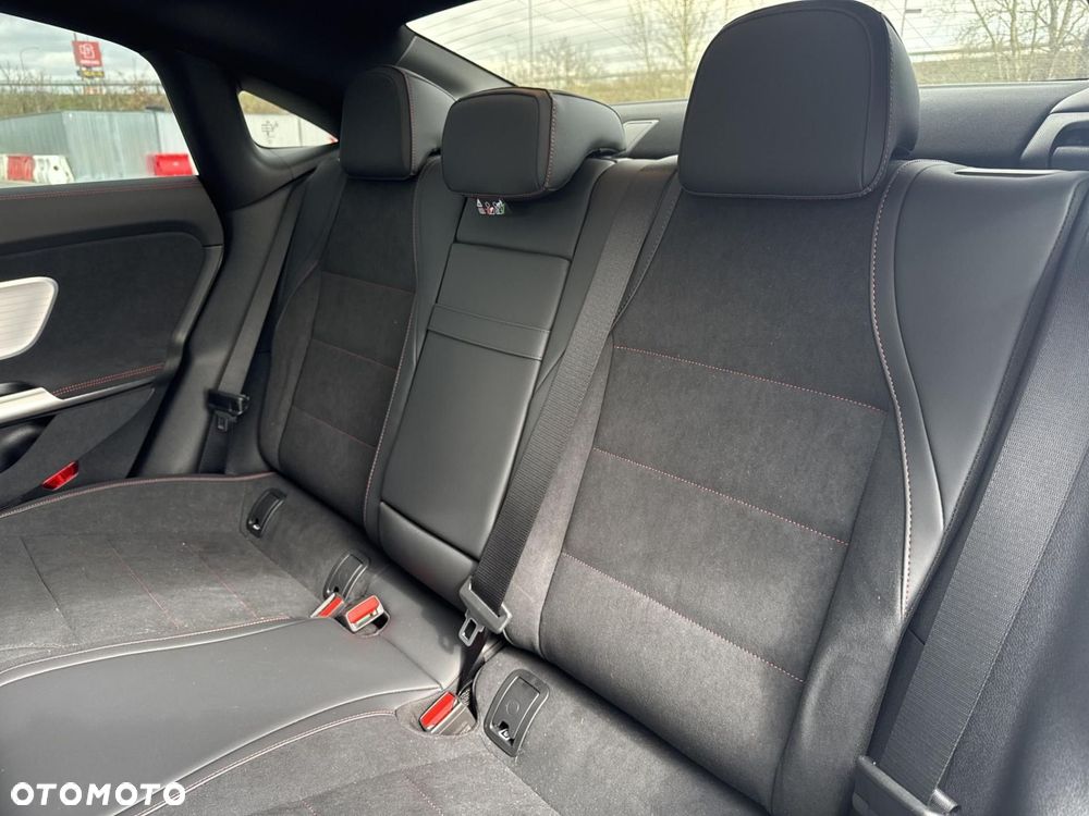 Mercedes-Benz CLA - 18