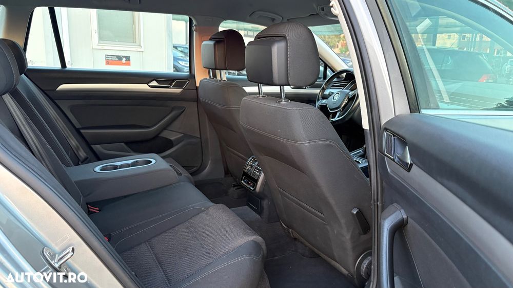 Volkswagen Passat 2.0 TDI (BlueMotion Technology) Comfortline - 23