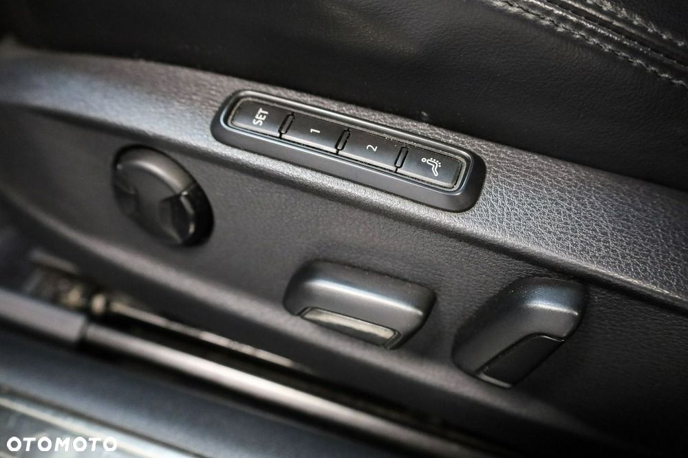 Volkswagen Passat - 17