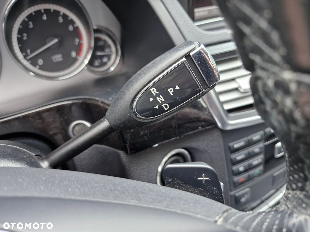 Mercedes-Benz Klasa E 200 BlueEFFICIENCY 7G-TRONIC Avantgarde - 16