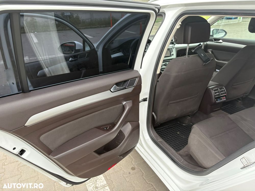 Volkswagen Passat 2.0 TDI DSG Comfortline - 4