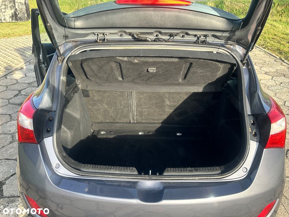 Hyundai i30 blue 1.4 Classic - 24