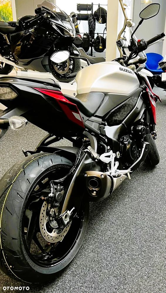 Suzuki GSX - 9