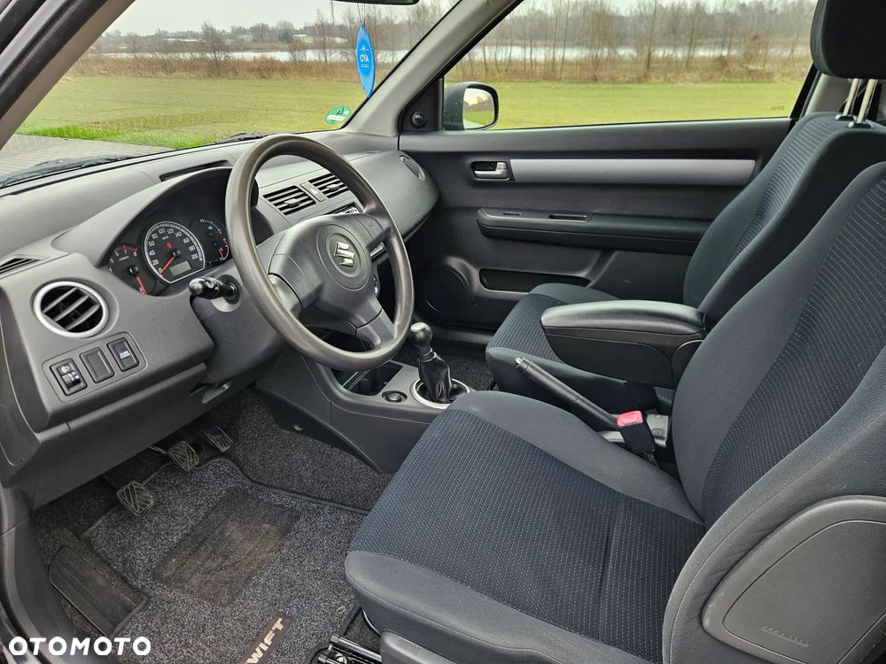 Suzuki Swift 1.3 Classic - 9