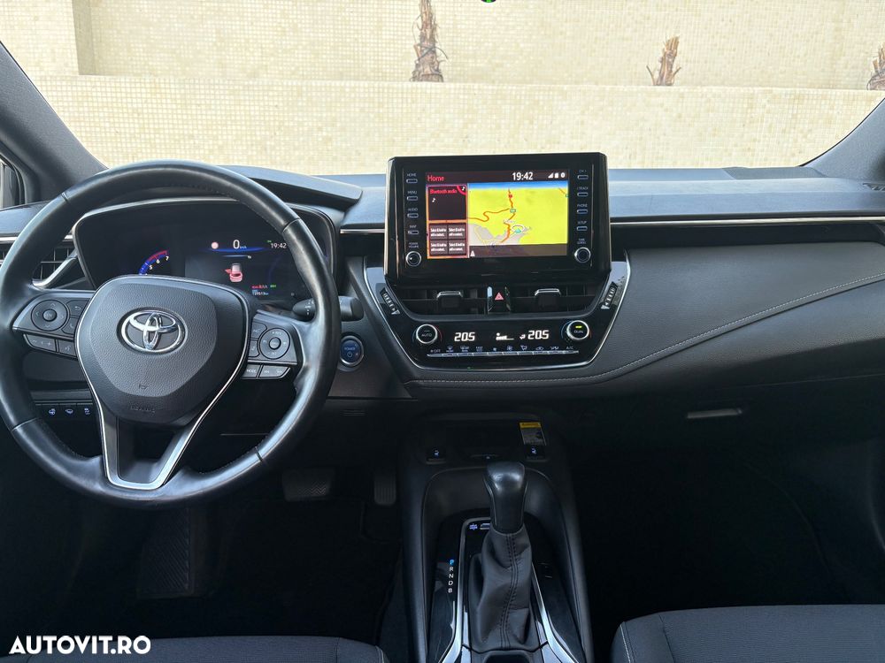 Toyota Corolla 1.8 Hybrid Team Deutschland - 10