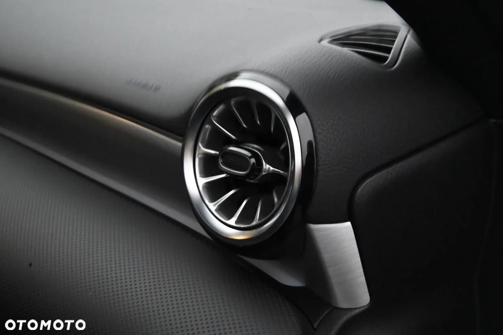 Mercedes-Benz Klasa A 35 AMG 4-Matic 7G-DCT - 17