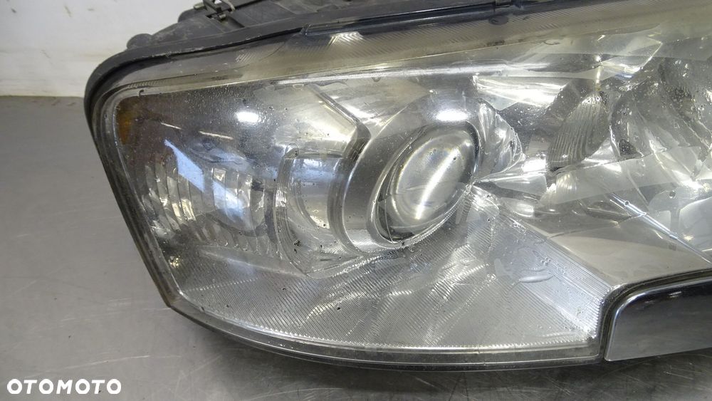 LAMPA PRAWA PRZEDNIA XENON SKODA SUPERB I 1.9TDI - 3
