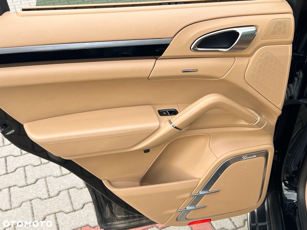 Porsche Cayenne Diesel Platinum Edition - 24