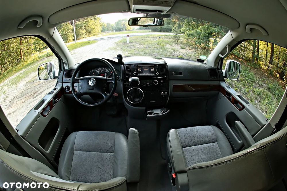 Volkswagen Multivan - 13