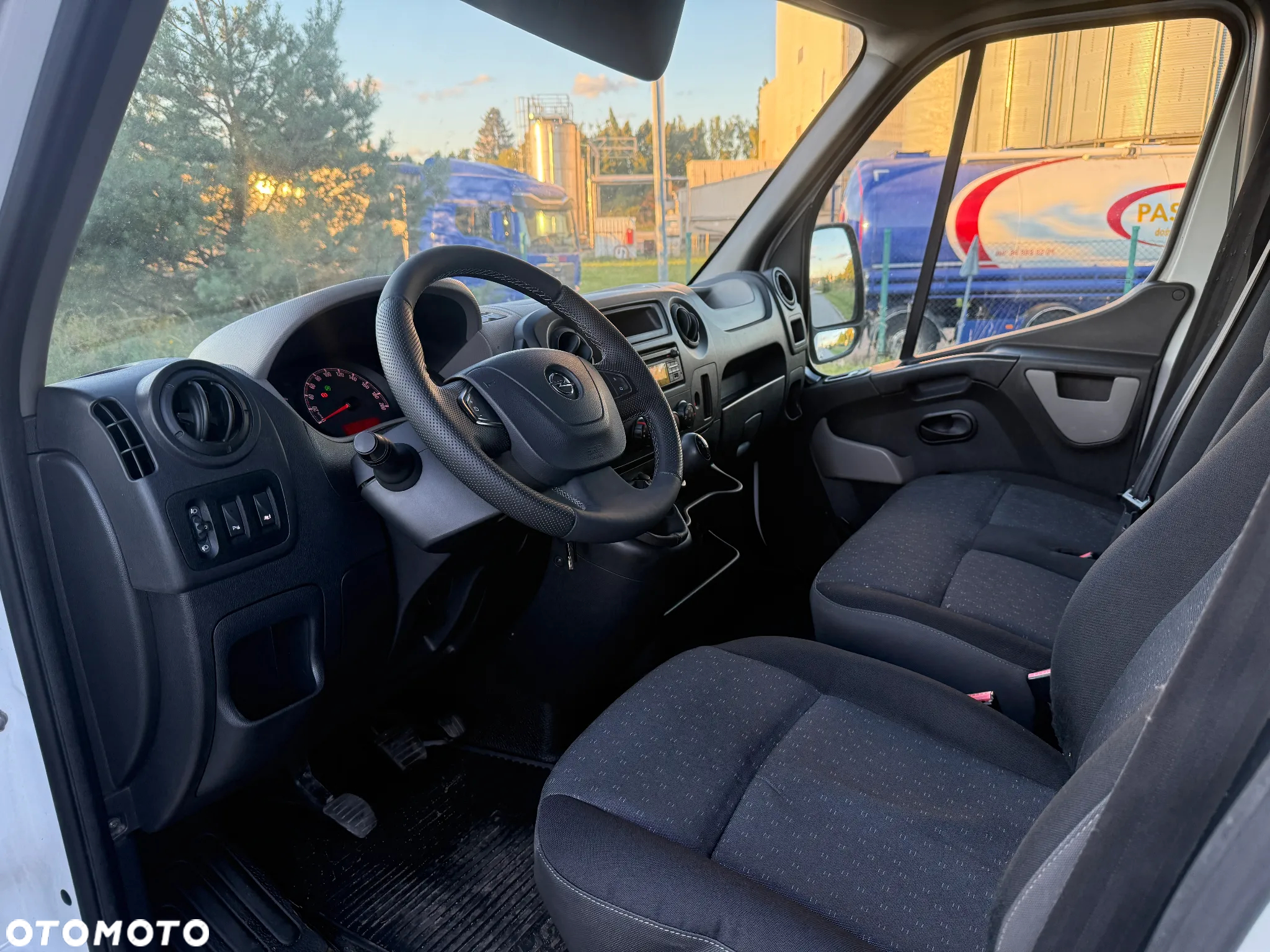 Opel Movano - 11