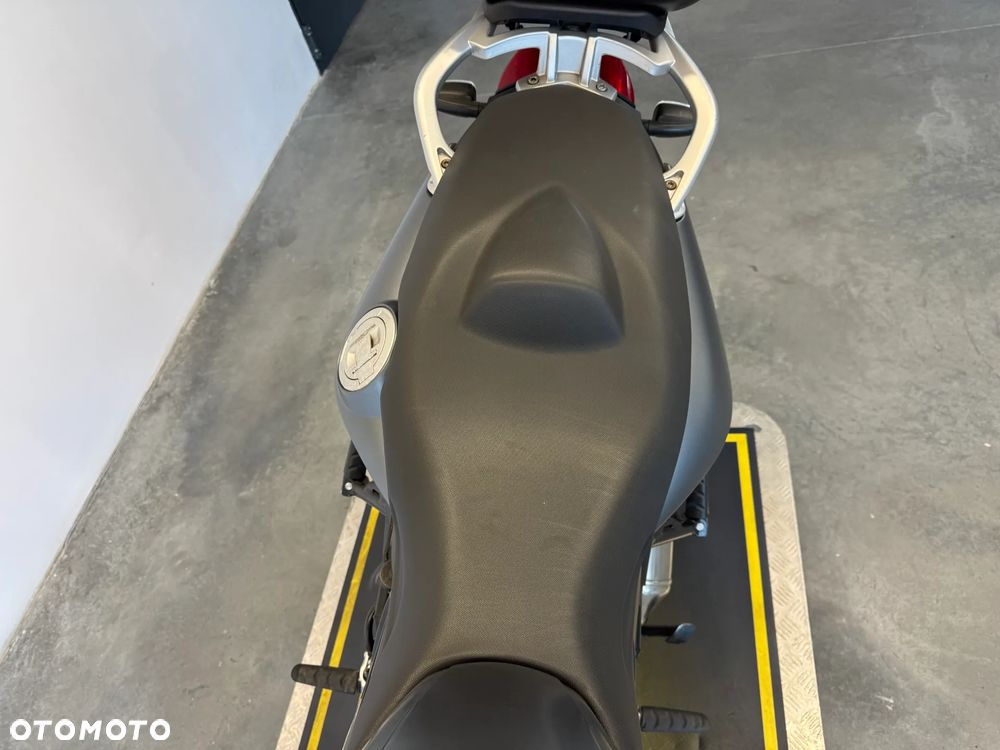 BMW F - 29