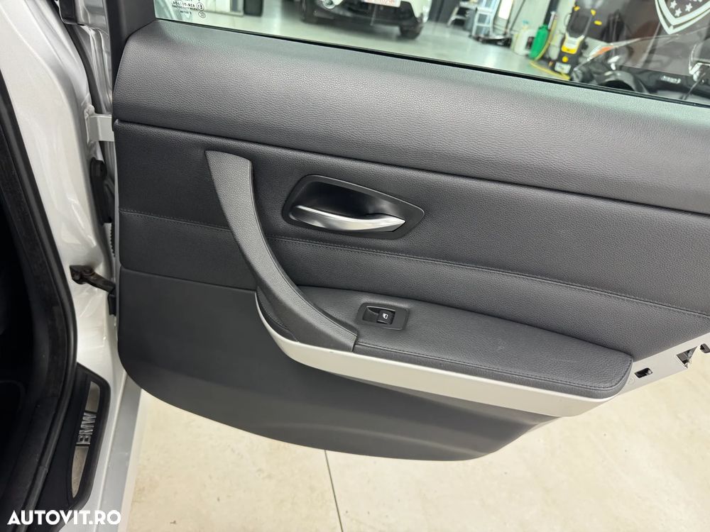 BMW Seria 3 320d DPF - 23