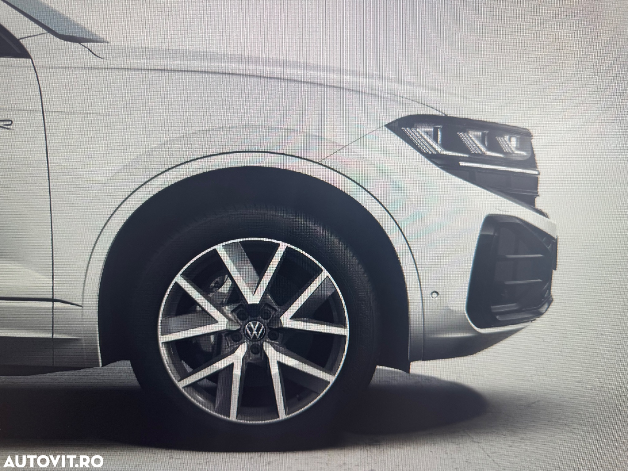 Volkswagen Touareg V6 TDI 4MOTION R-Line - 4