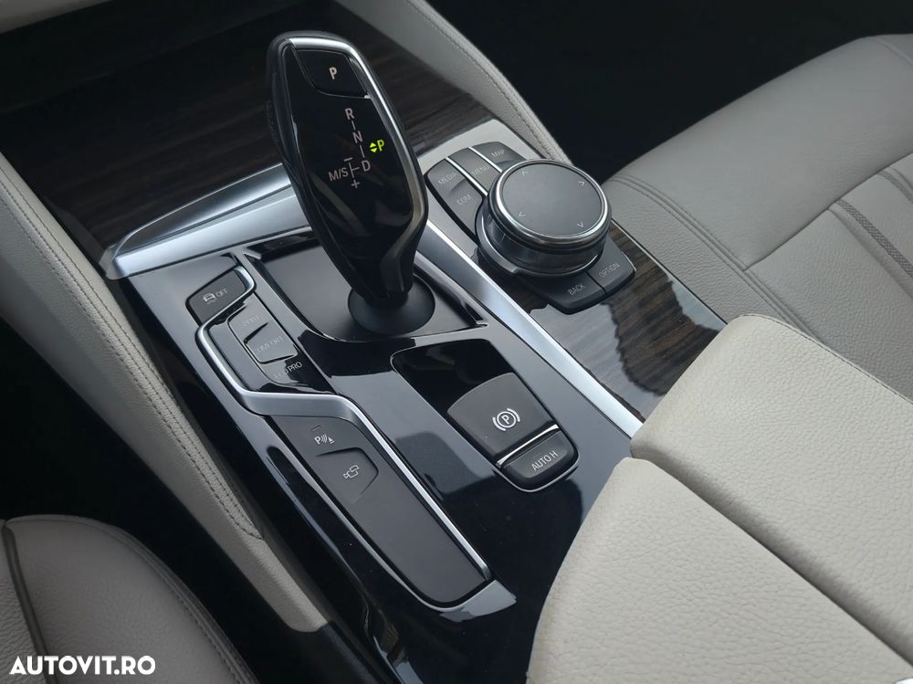 BMW Seria 5 520d Aut. Luxury Line - 16
