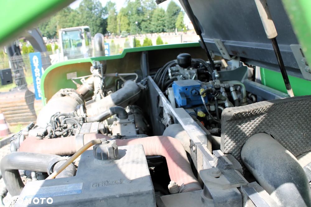 Schaeff TW110 koparka kołowa 4x4 - 36