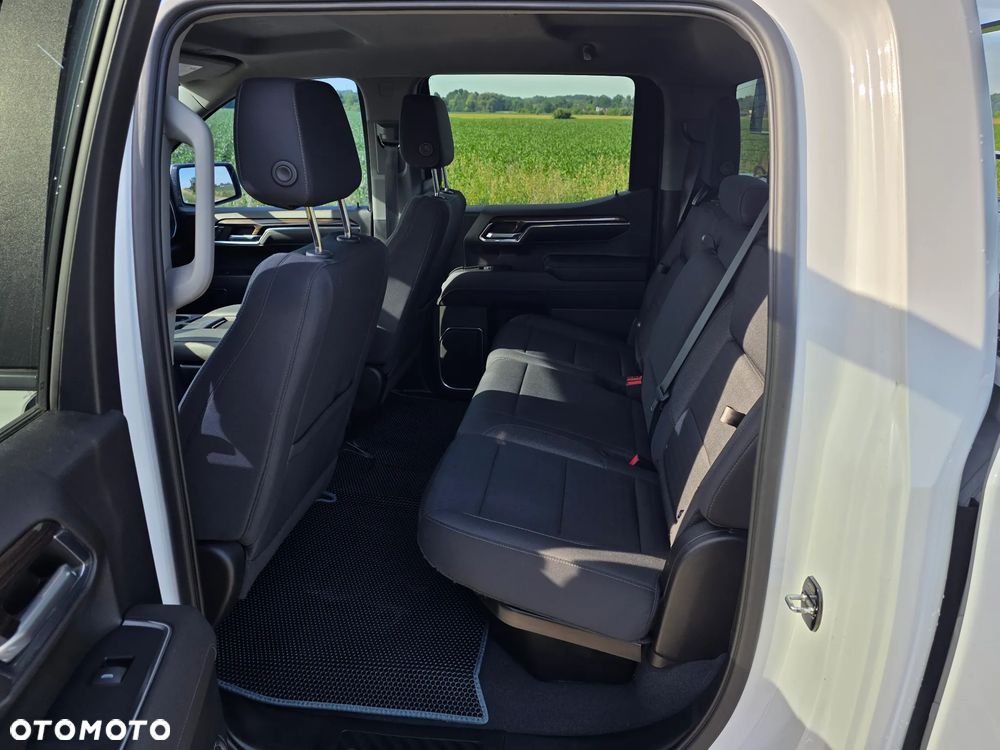 Chevrolet Silverado - 14