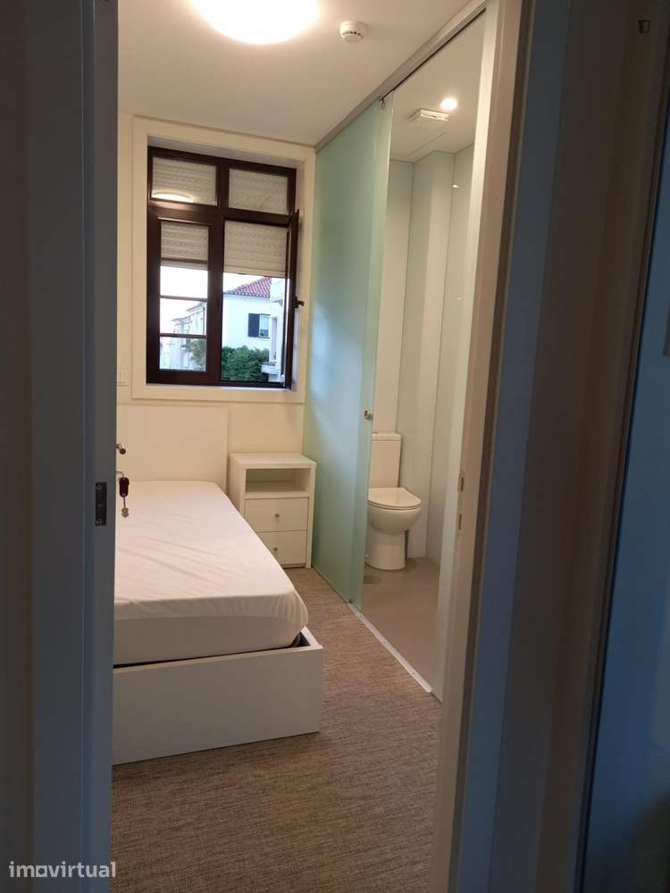 Quarto - localizado em Paranhos Porto - Grande imagem: 2/29