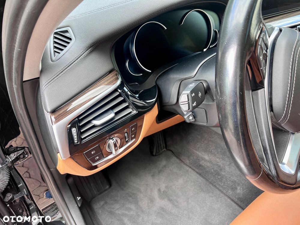 BMW Seria 5 520d xDrive Luxury Line - 22
