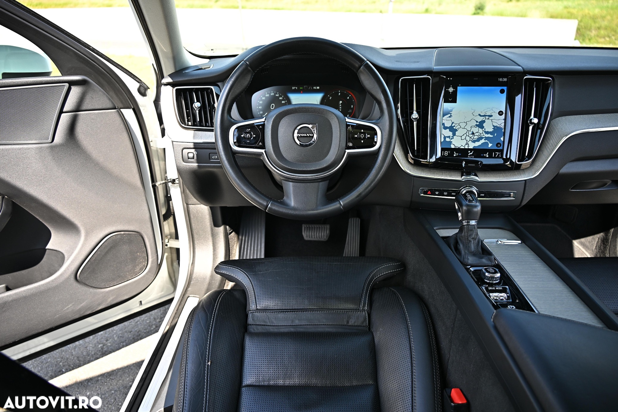 Volvo XC 60 D4 AWD Geartronic Inscription - 12