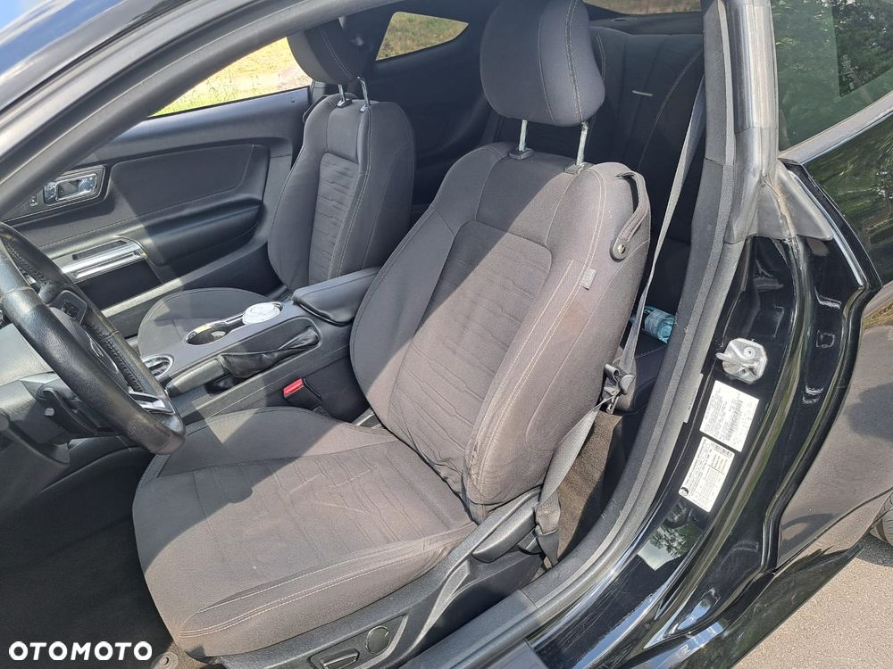 Ford Mustang 2.3 EcoBoost - 18