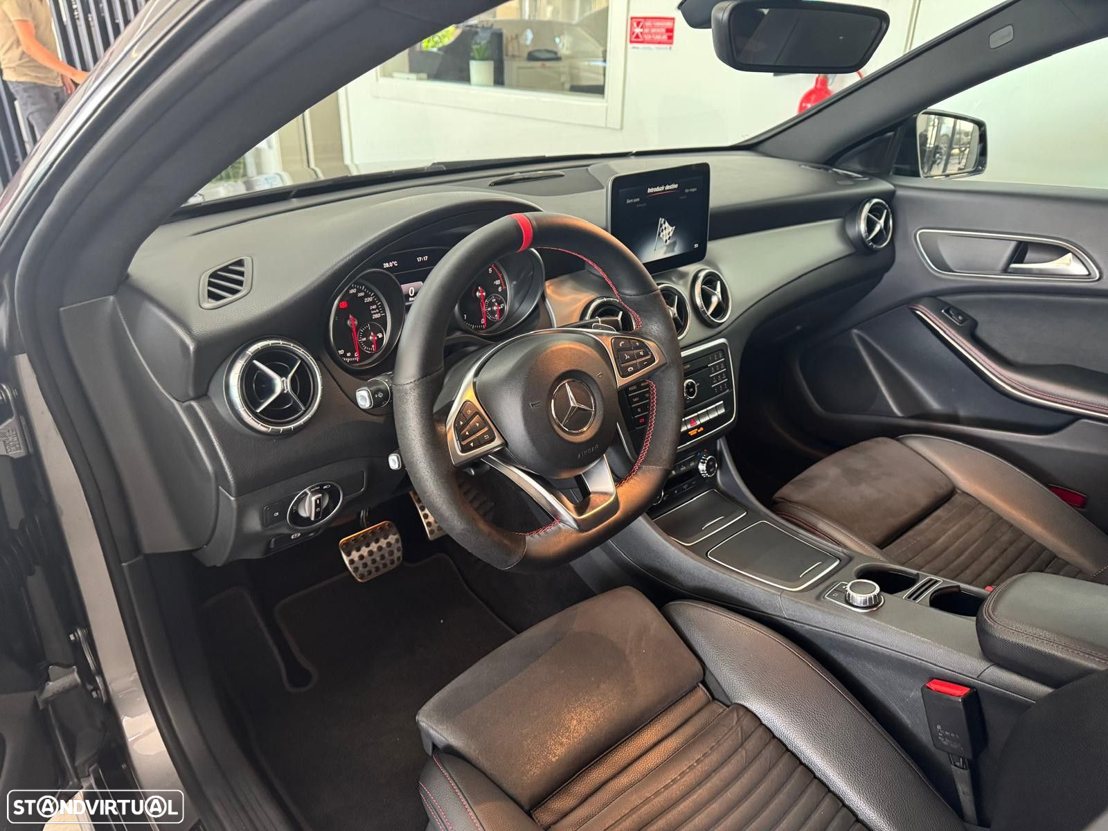 Mercedes-Benz CLA 200 Shooting Brake (CDI) d 7G-DCT AMG Line - 18