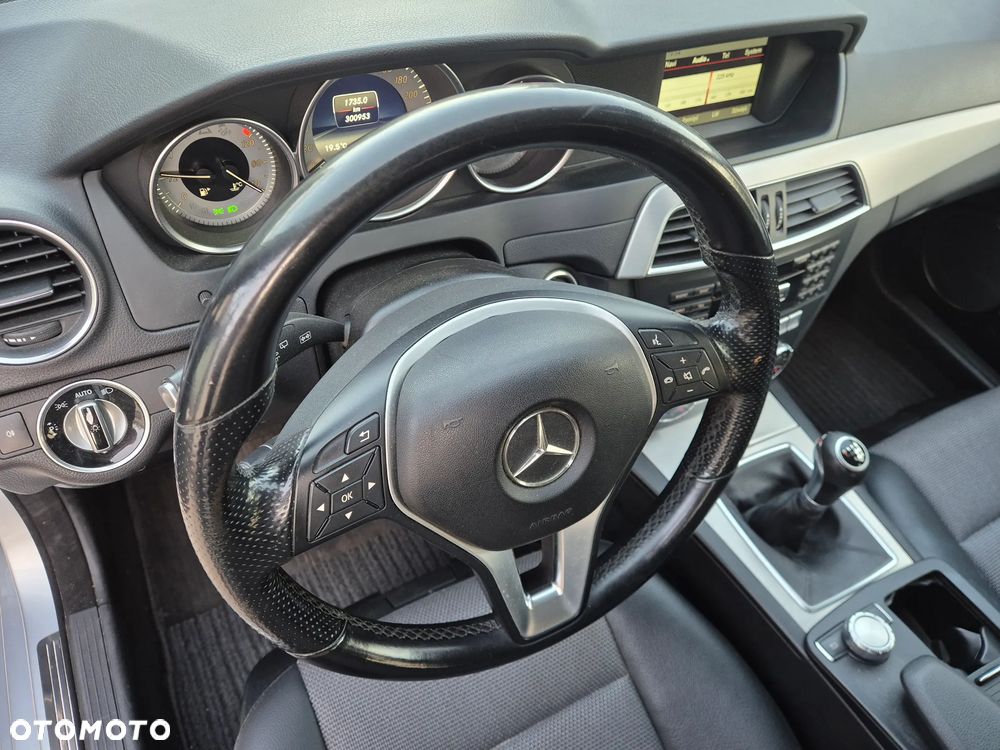 Mercedes-Benz Klasa C 220 CDI DPF (BlueEFFICIENCY) Avantgarde - 7