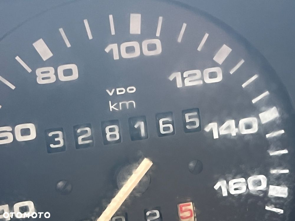 Volkswagen Caravelle - 23