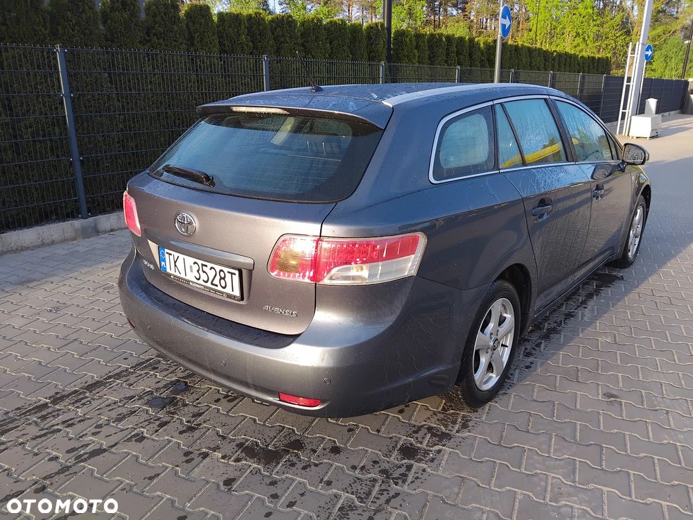 Toyota Avensis 1.8 Sol - 6
